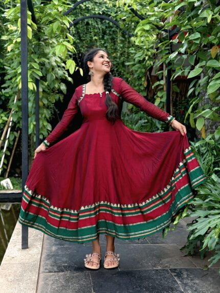 𝐌 𝐎 𝐙 𝐇 𝐈