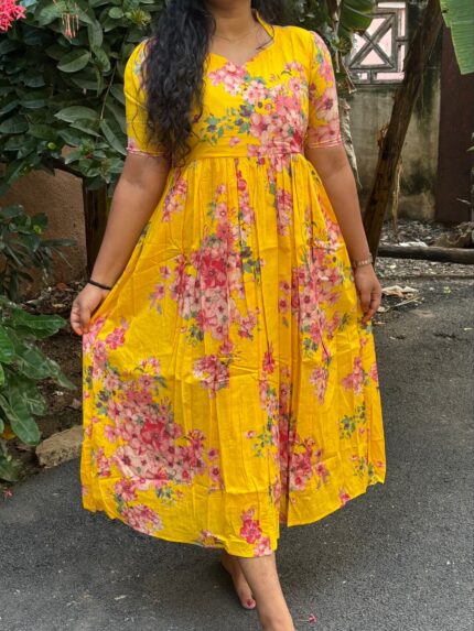 𝐘𝐞𝐥𝐥𝐨𝐰 𝐁𝐮𝐧𝐜𝐡 𝐊𝐨𝐰𝐬𝐢