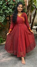 Maroon Narayanpet Gown - Image 3