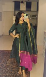 Bottle Green with pink - Helan